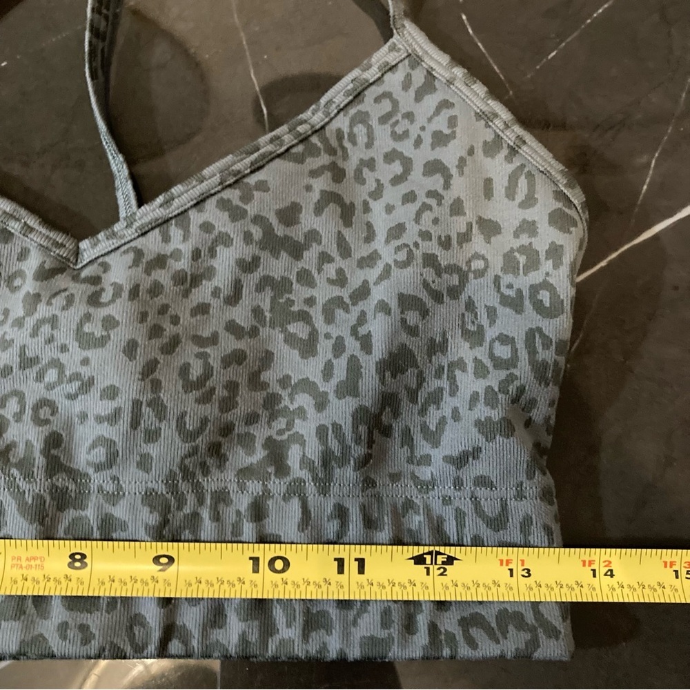 GapFit Blackout Jacquard Low Impact Sports Bra, Green leopard Size Medium - Picture 5 of 6
